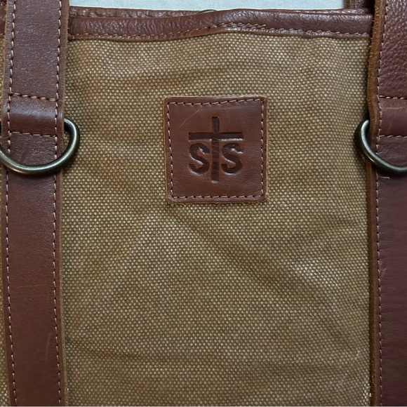 STS Ranchwear Handbags - COPY - STS Ranchwear large shoulder bag/tote. Excellentnt condition.